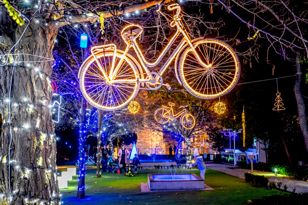 Luminarie per l'Avvento a Zara (Ph. Julien Duval)