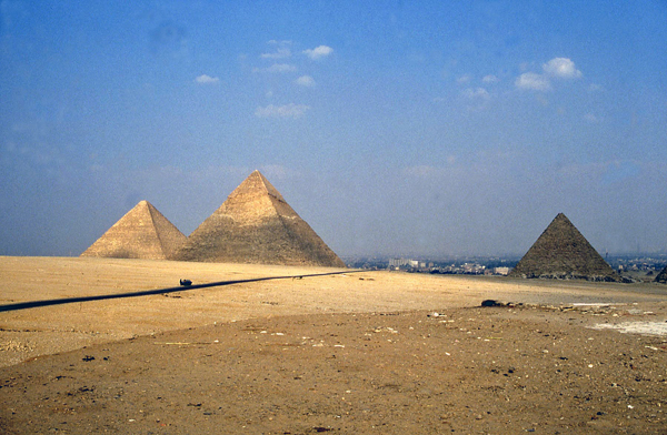 Piramidi Giza - foto archivio Arnesano-Badini