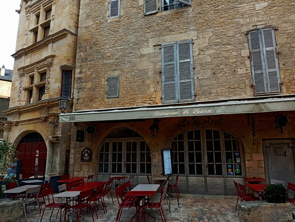 La casa natale di Etienne de la Boetie e il ristorante Le Bistrot
