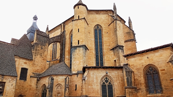 Gli absidi sul retro della cattedrale